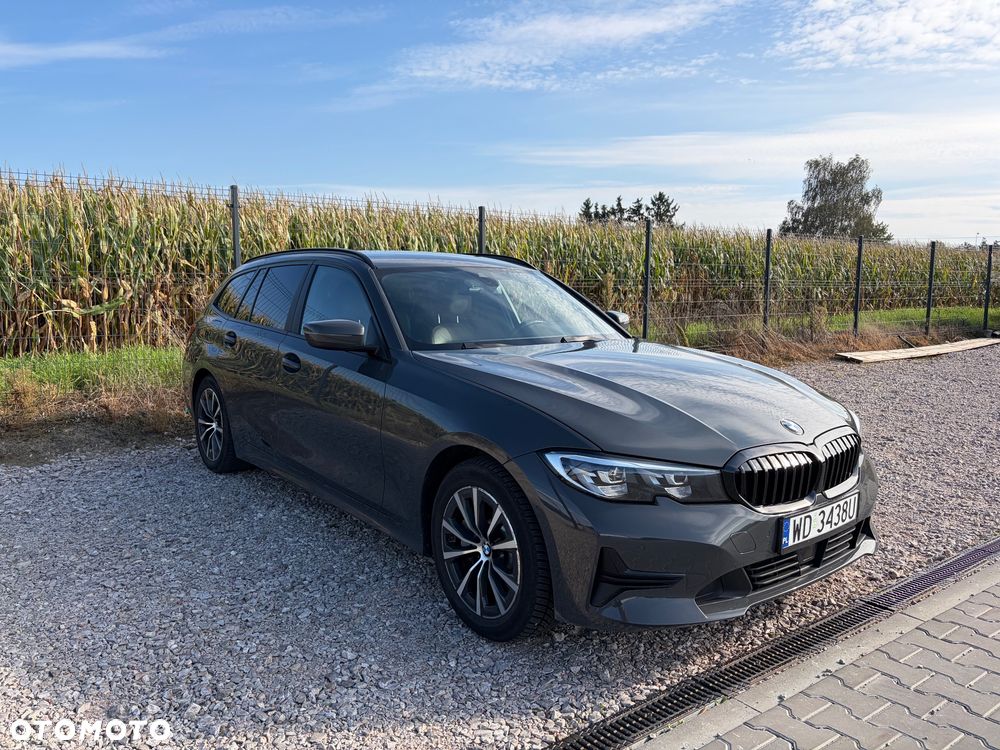 BMW Seria 3 330e Luxury Line - 3