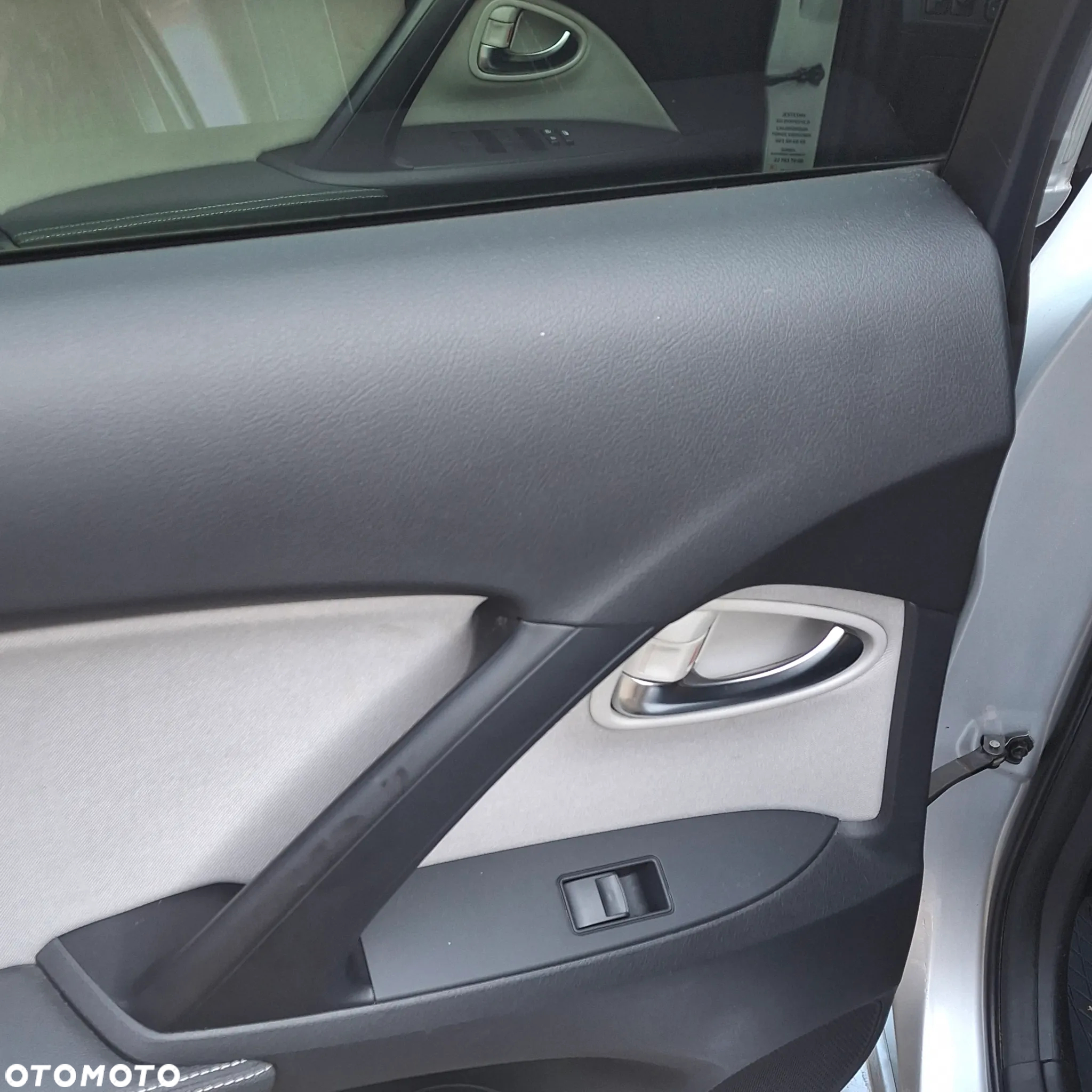 Toyota Avensis 1.8 Premium - 8