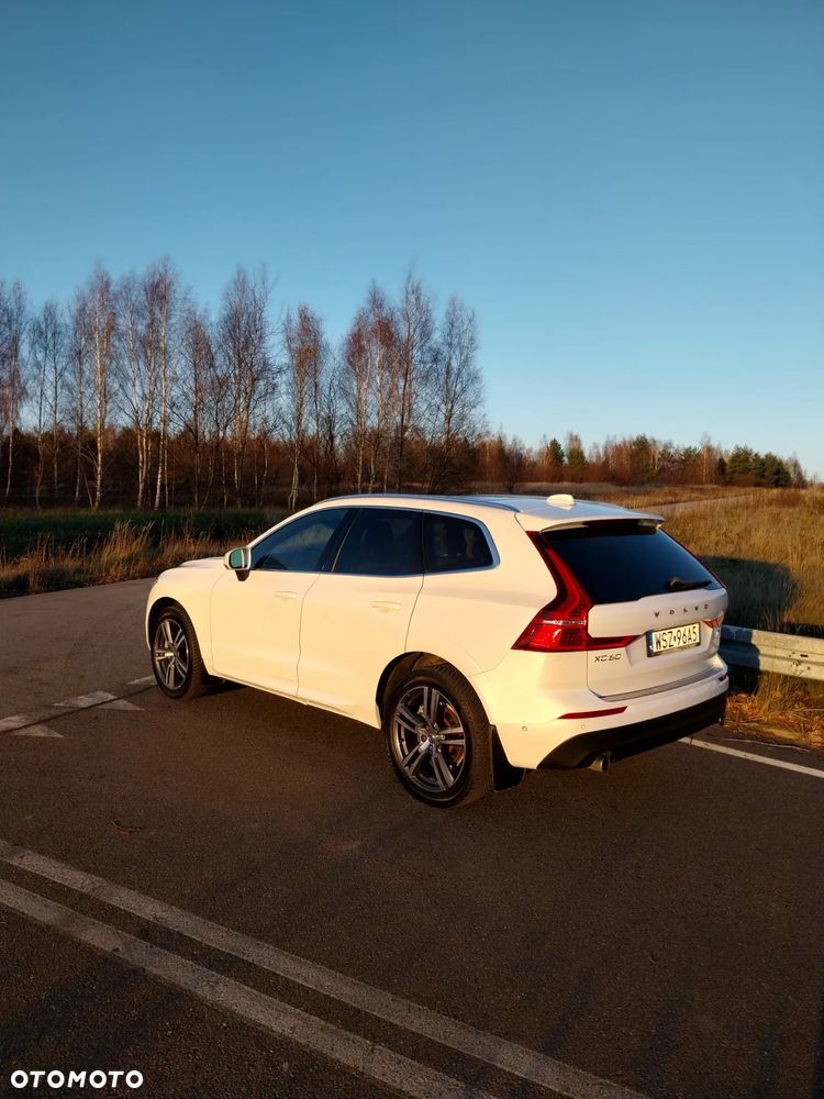 Volvo XC 60 T6 AWD Geartronic Momentum - 4