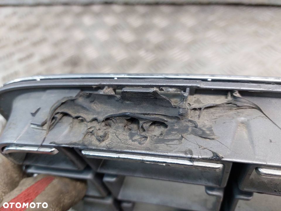 GRILL ATRAPA CHŁODNICY VOLVO XC90 I FL LIFT V8 - 16