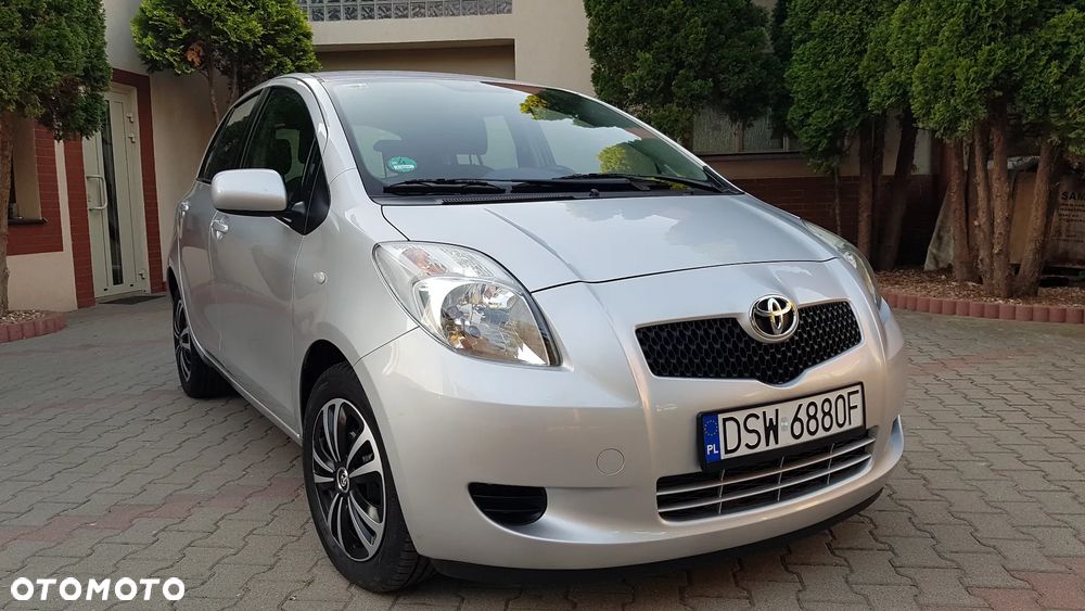 Toyota Yaris 1.3 Luna Premium - 12