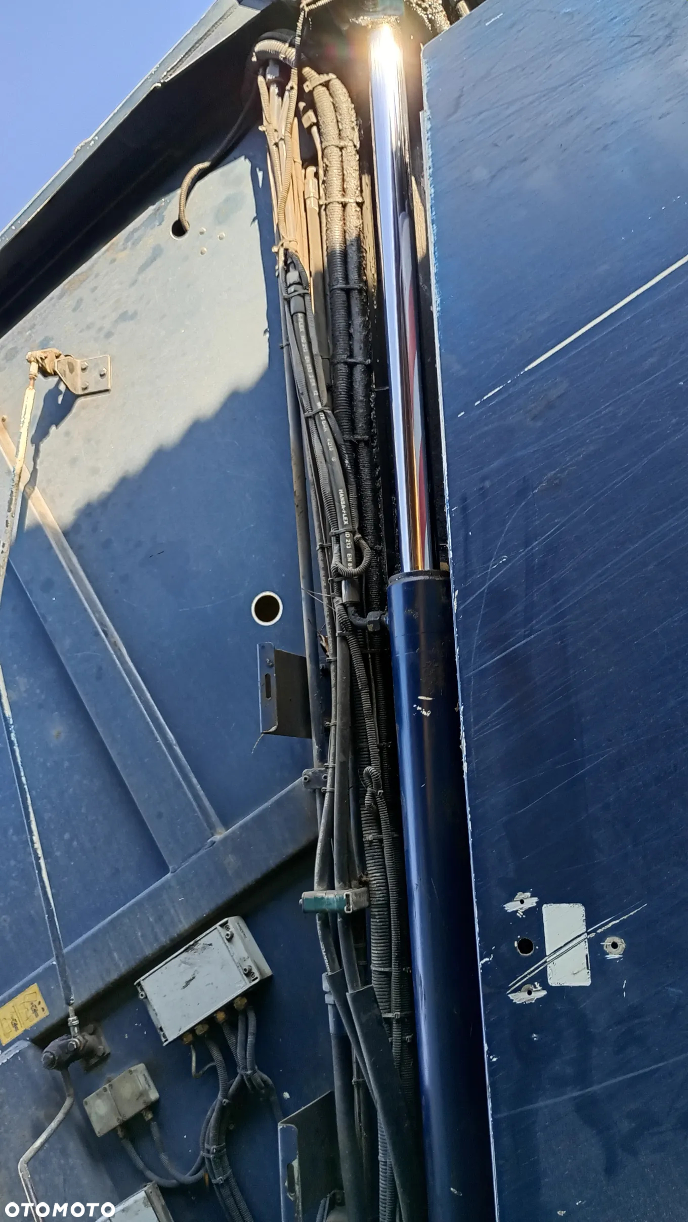 FV. Długi Siłownik  Hydrauliczny dwustronnego działania Obudowa fi 105 mm TŁOK FI 60 mm Rozłożony 226 cm Złożony 140 cm Skok 86 cm Wysuw MASYWNY MOCNY - 15