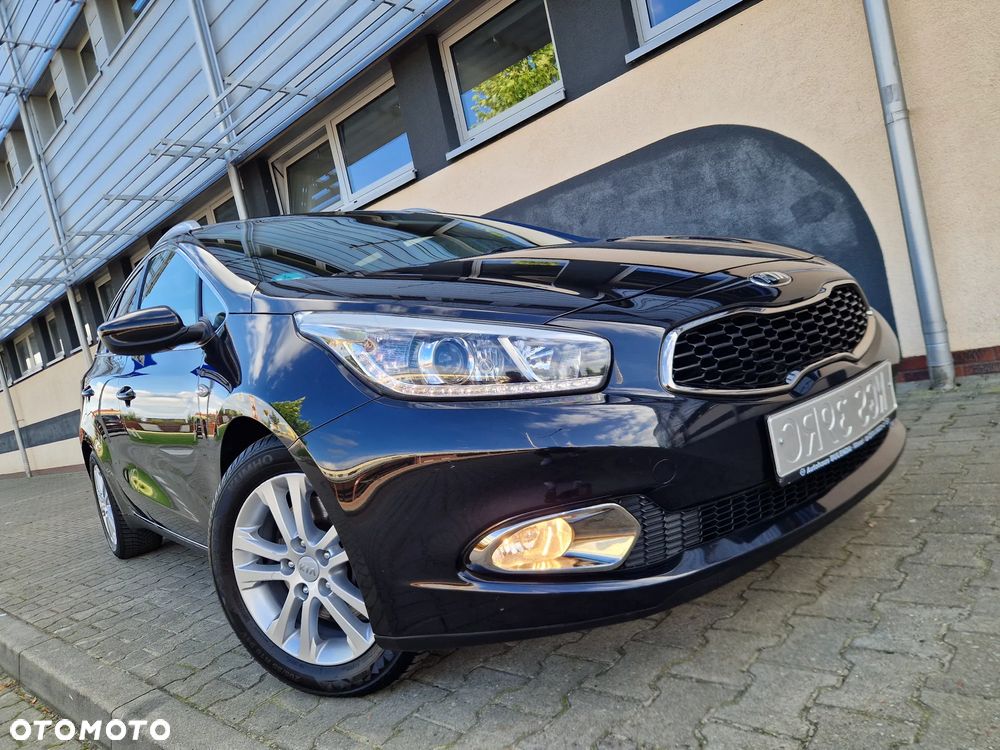 Kia Ceed 1.6 CRDi 128 Dream Team Edition - 23