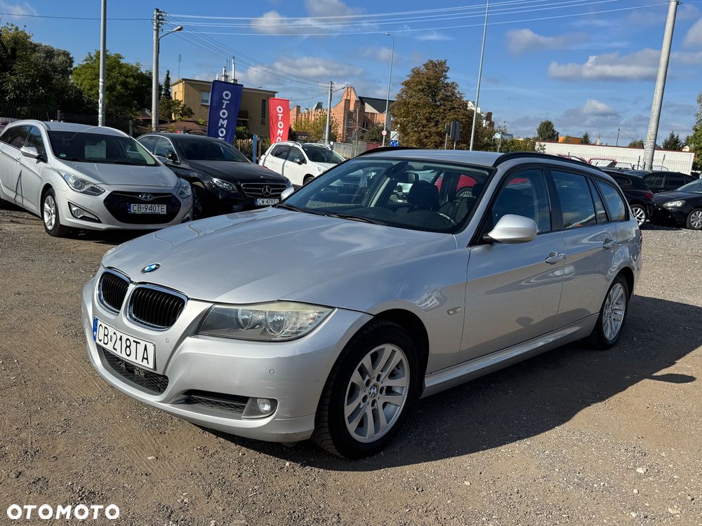 BMW Seria 3 318d Sport Line - 25