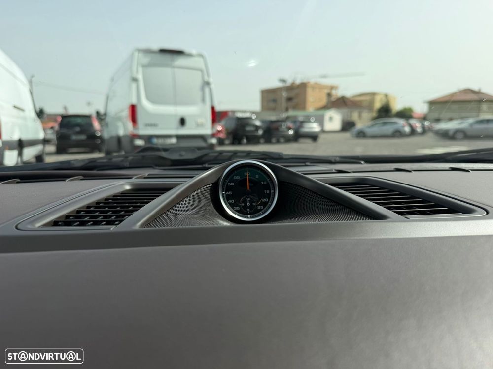 Porsche Panamera Turbo PDK - 16