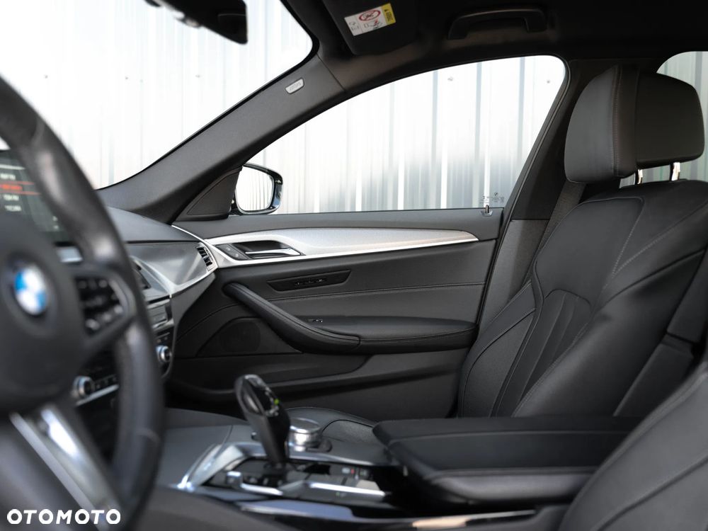 BMW Seria 5 530i xDrive M Sport sport - 35