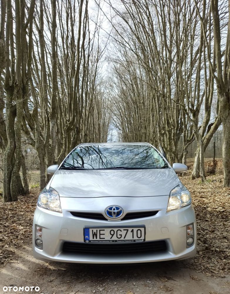 Toyota Prius (Hybrid) - 22