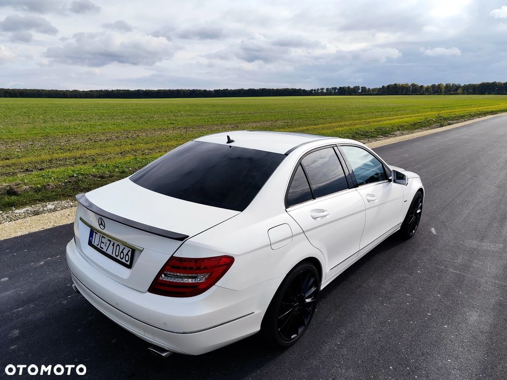 Mercedes-Benz Klasa C 350 BlueEff Avantgarde - 3
