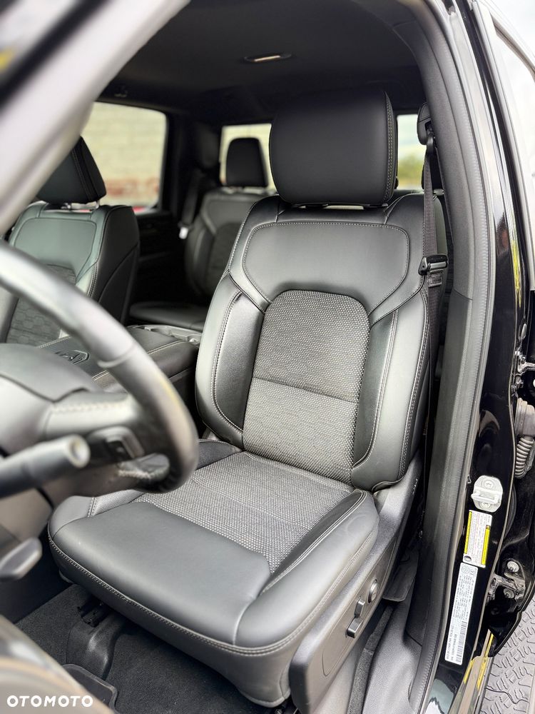 Dodge RAM 1500 5.7 4x4 - 18