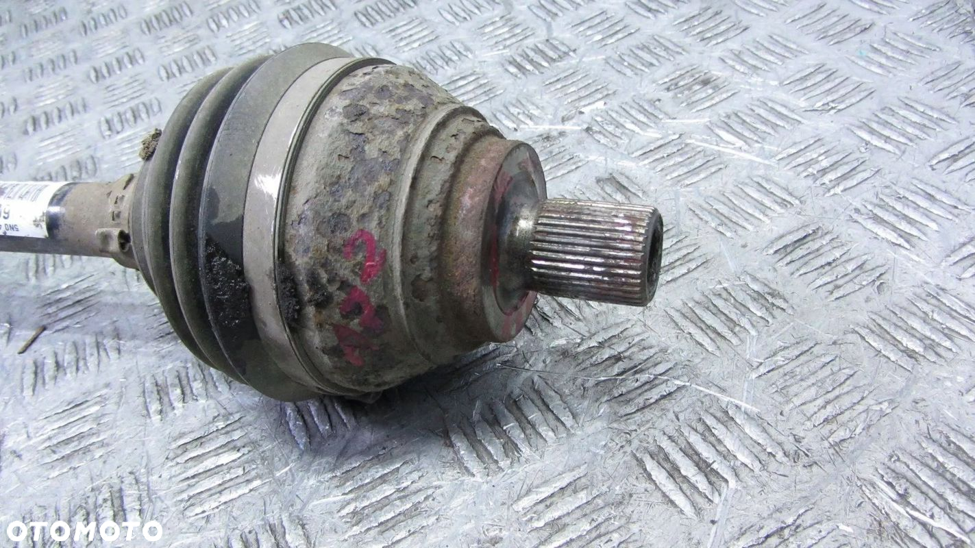 AUDI Q3 8U 2.0 PÓŁOŚ PRAWA 5N0407766D 11- - 2