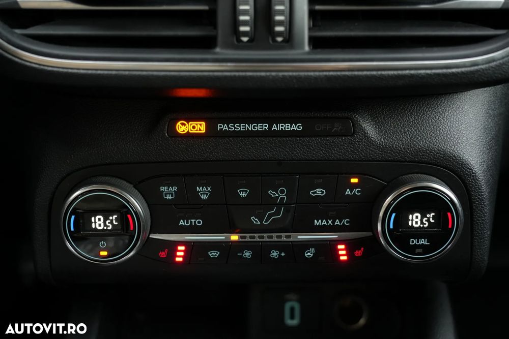 Ford Focus 2.0 TDCI Powershift Titanium - 16