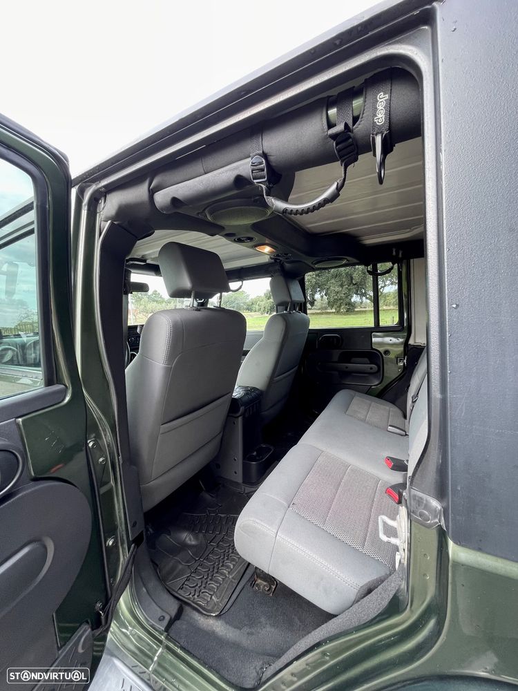 Jeep Wrangler Unlimited 2.8 CRD ATX Sahara Limited - 24