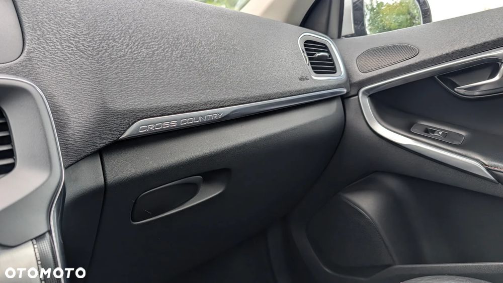 Volvo V40 Cross Country D2 Summum - 22