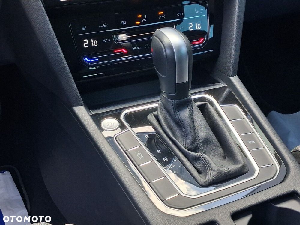 Volkswagen Passat - 17
