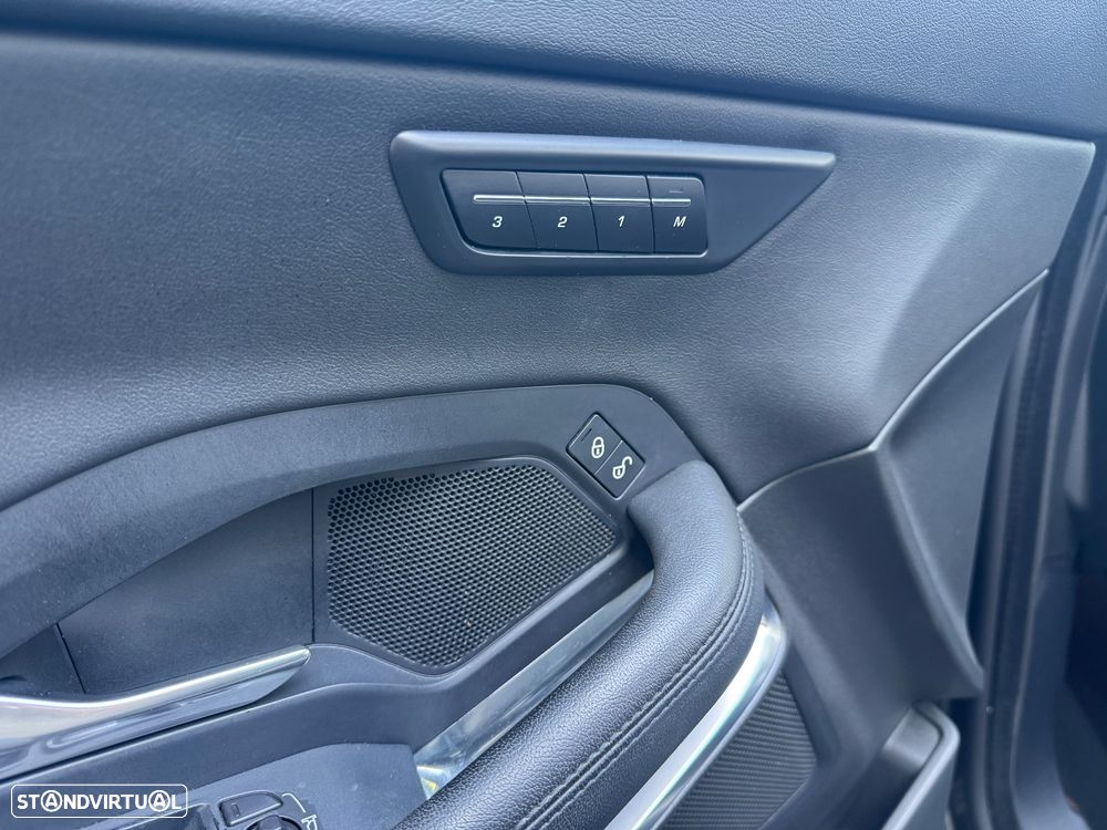 Jaguar E-Pace 2.0 i4D S - 12