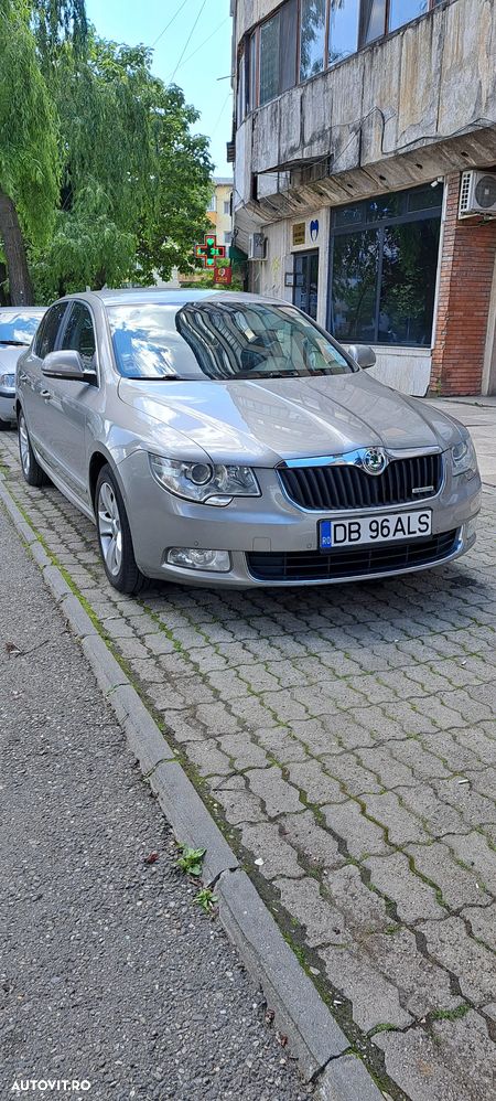 Skoda Superb 1.6 TDI GreenLine - 14