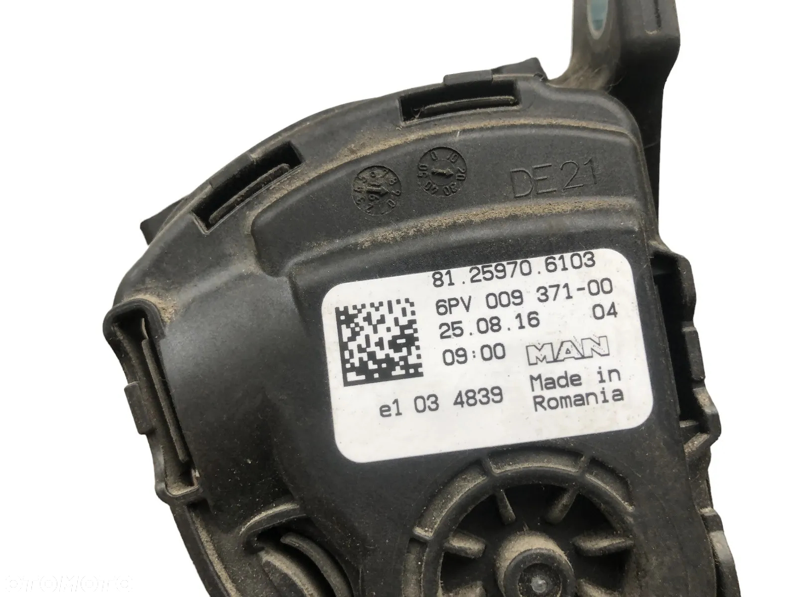 PEDAŁ GAZU MAN TGX TGS TGL TGM 81259706103 - 2