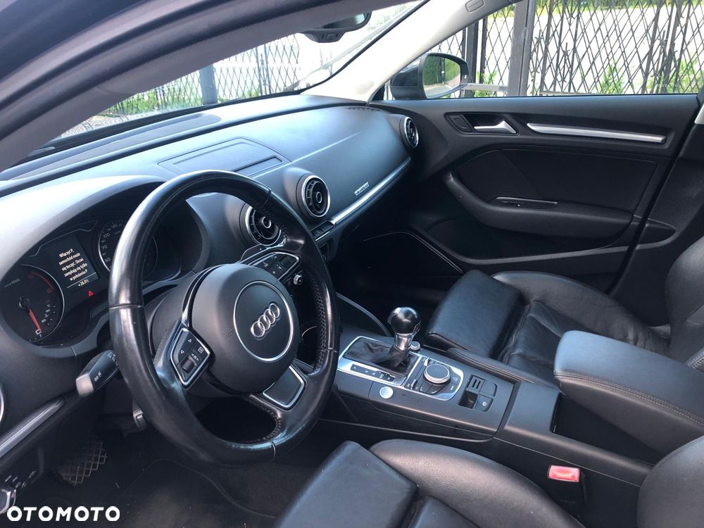 Audi A3 Sportback 2.0 TDI (clean diesel) quattro S tronic Ambiente - 5