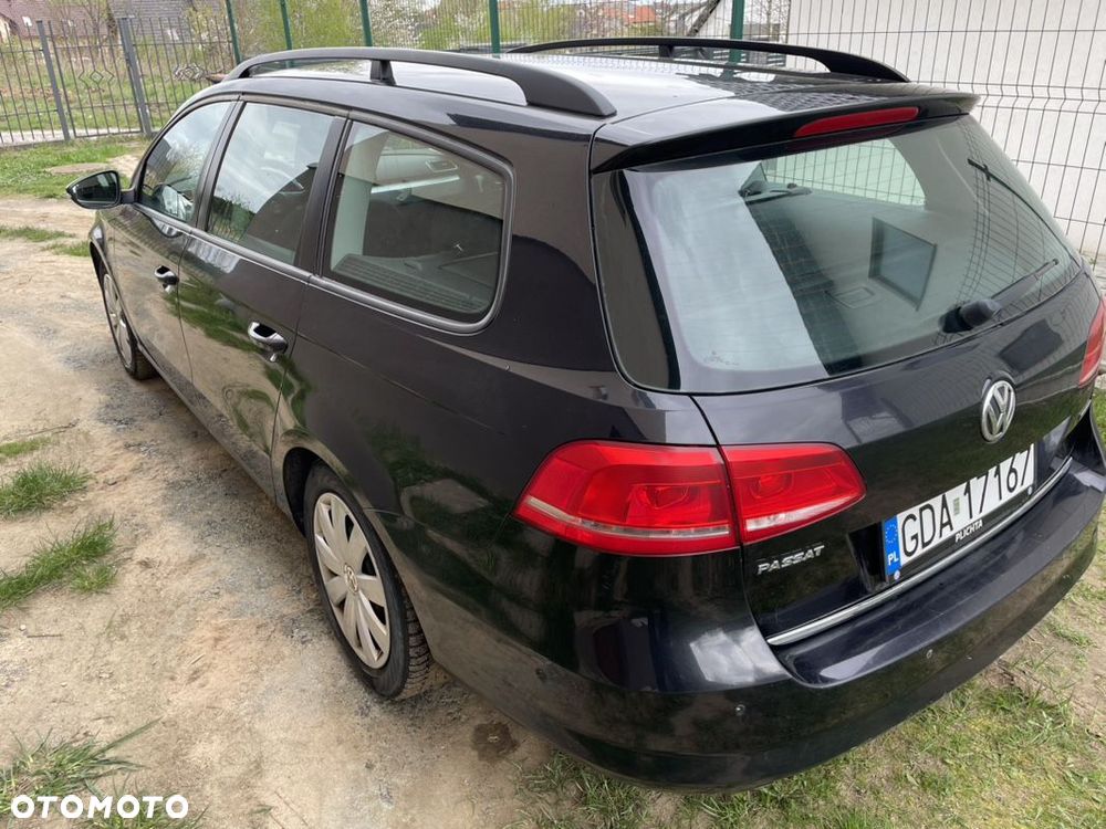 Volkswagen Passat - 4