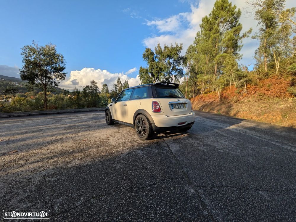 MINI 3 Portas Cooper D - 2