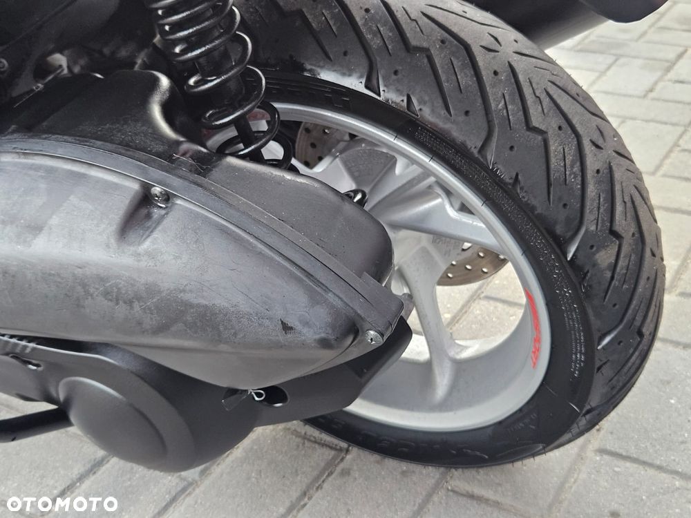 Yamaha NMAX - 14