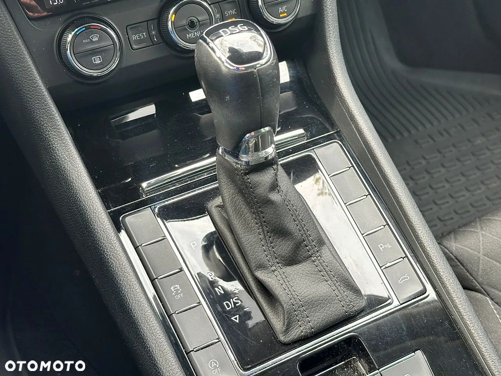 Skoda Superb 2.0 TDI Style DSG - 19