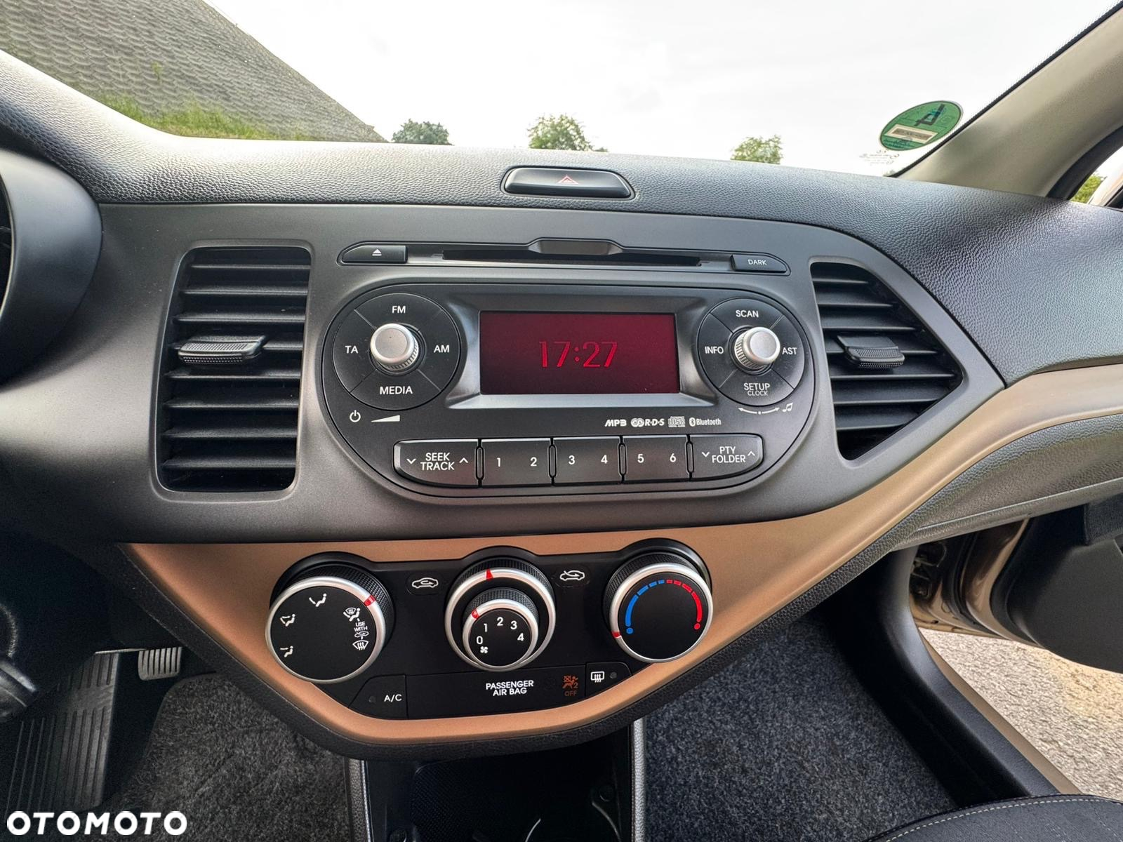 Kia Picanto 1.2 Fifa World Cup Edition - 35