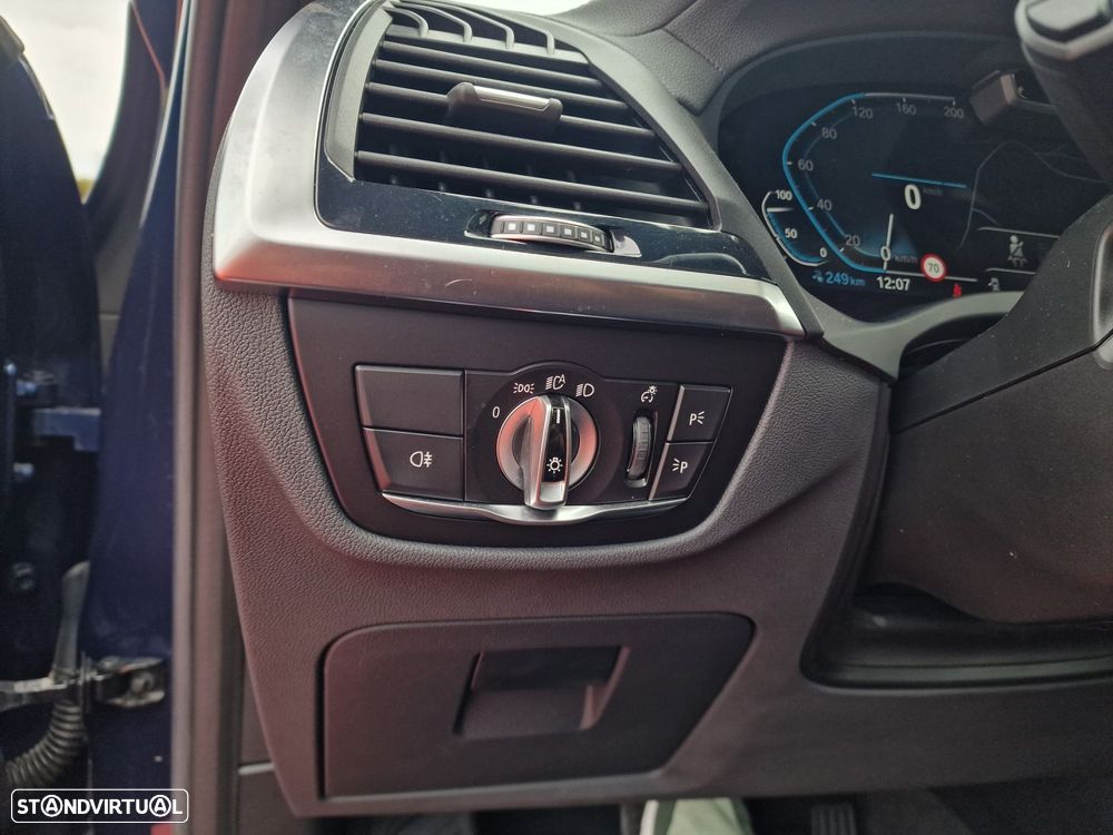 BMW iX3 Inspiring - 22