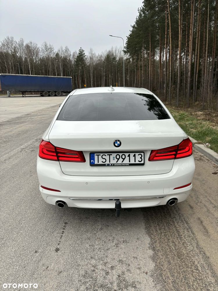 BMW Seria 5 518d Luxury Line - 13