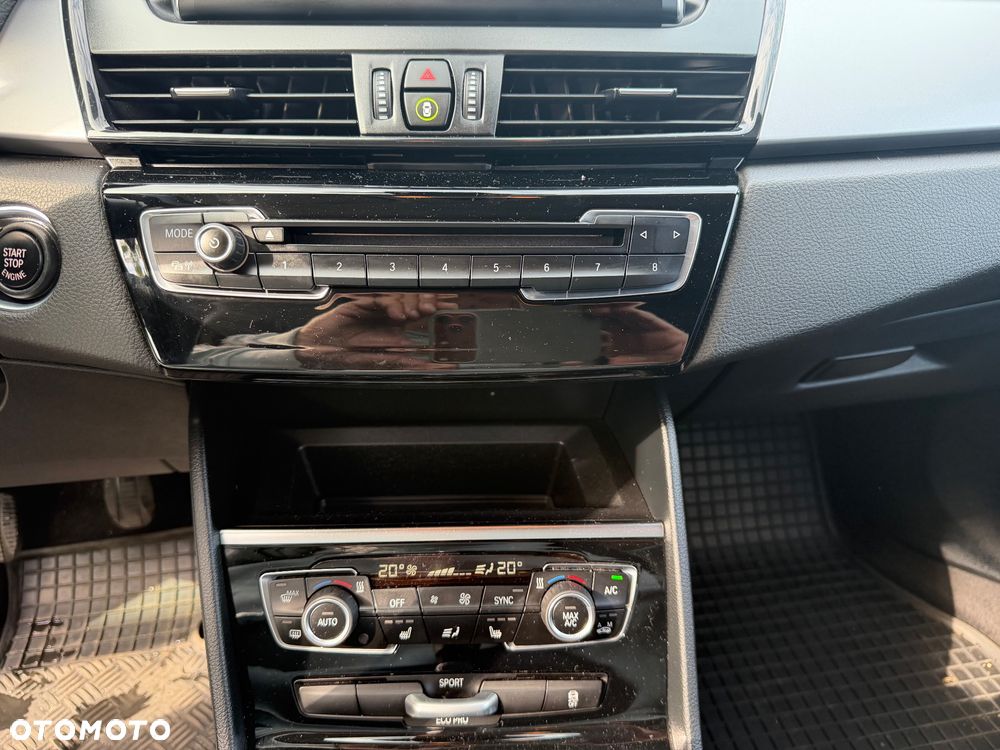 BMW Seria 2 218d - 19