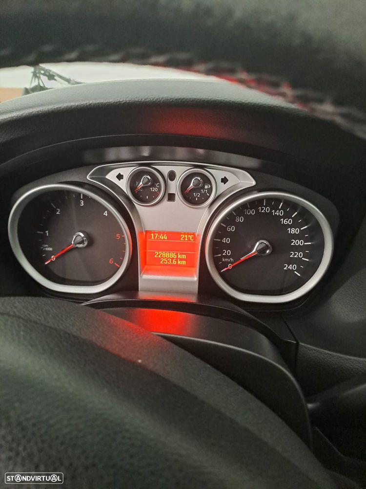 Ford Focus 1.6 TDCi Titanium - 13