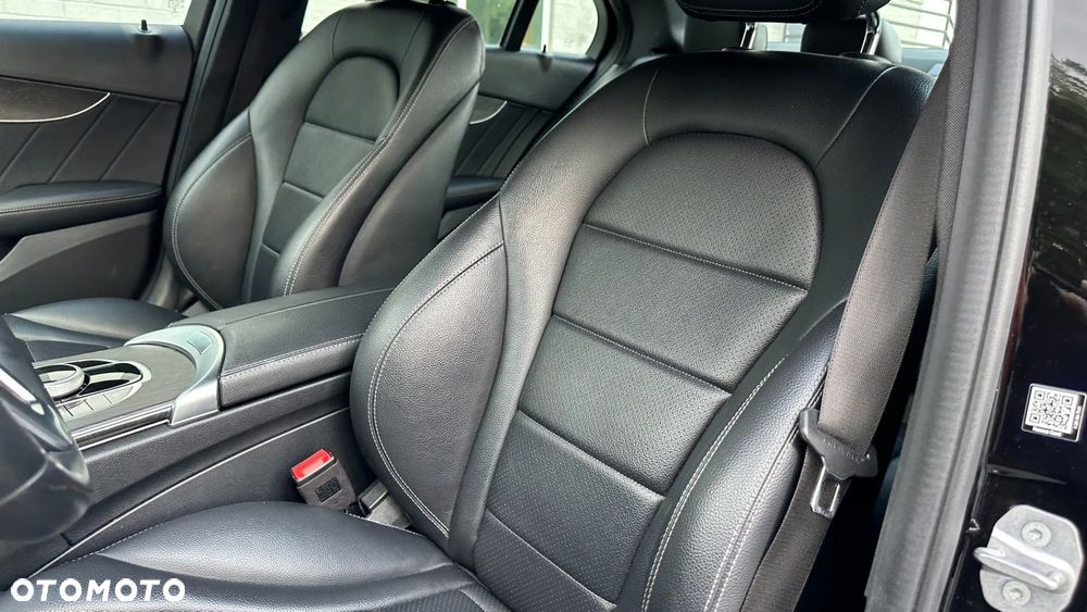 Mercedes-Benz Klasa C 300 9G-TRONIC AMG Line - 10