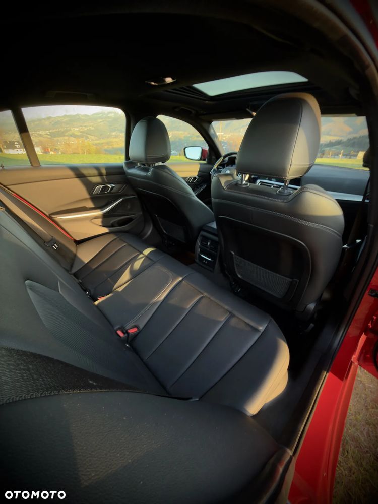 BMW Seria 3 330i M Sport - 32