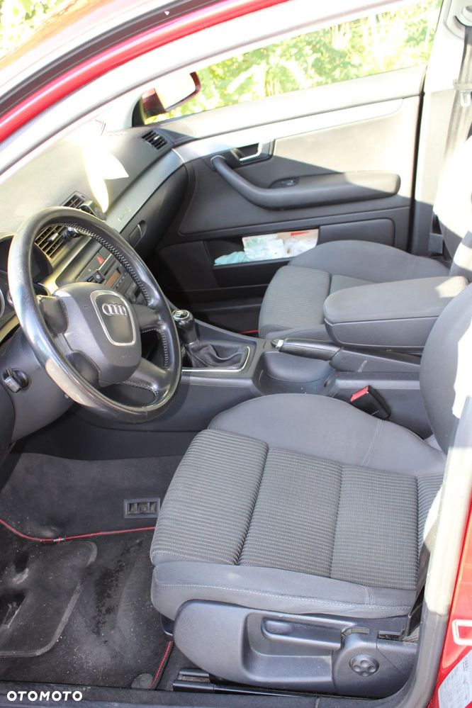 Audi A4 Limousine - 7