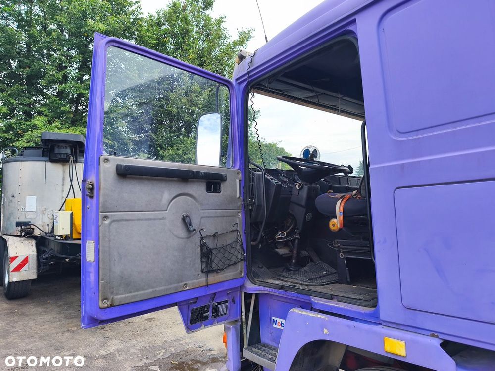 Volvo F 12 360 6X2 - 9
