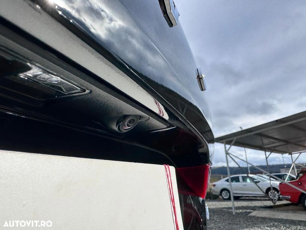 Volvo XC 60 B5 MHEV AT8 AWD Momentum Pro - 11