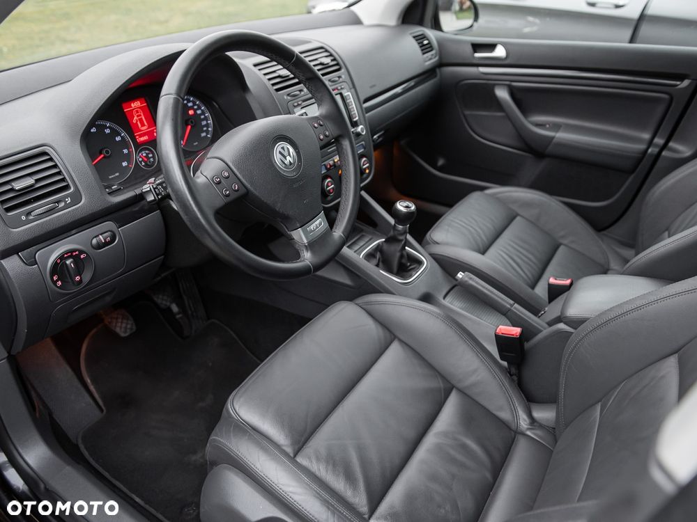 Volkswagen Golf - 23