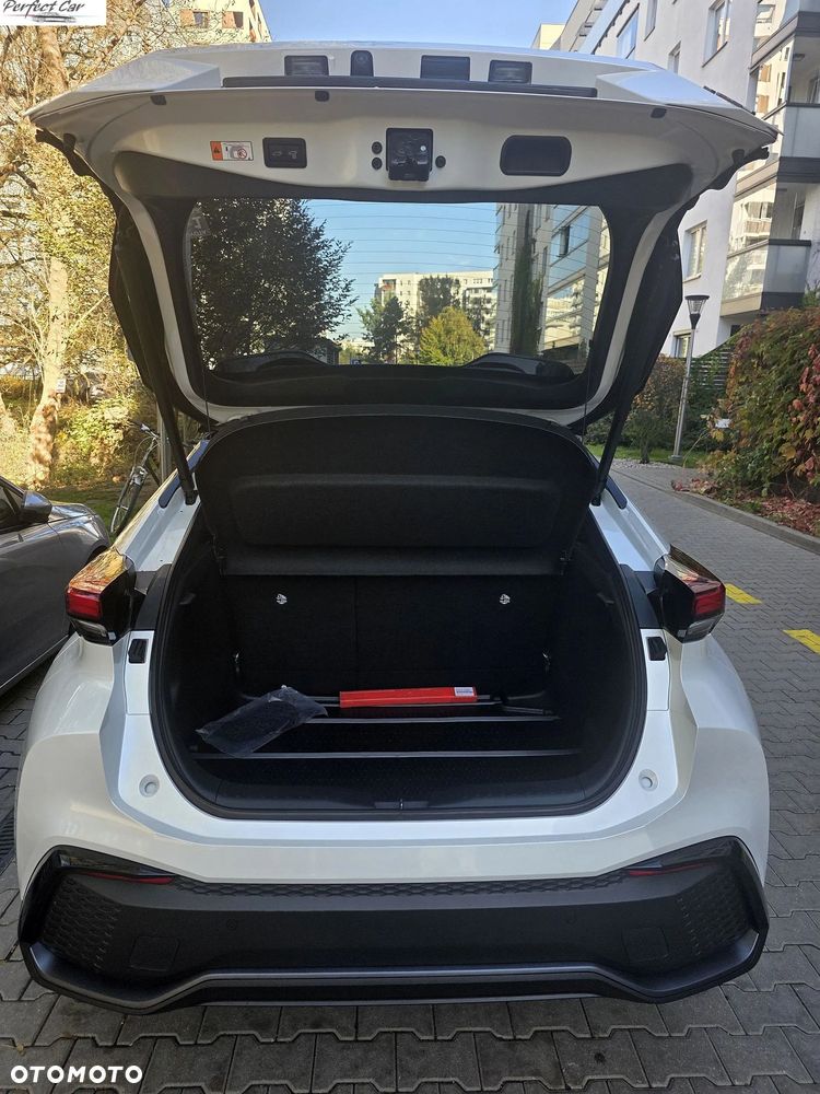 Toyota C-HR 2.0 Hybrid Dynamic Force Executive - 32