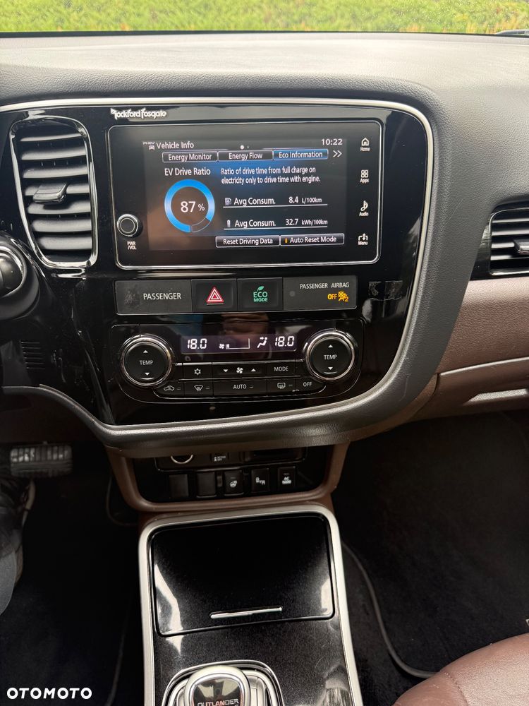 Mitsubishi Outlander 2.0 Instyle + 4WD CVT - 10