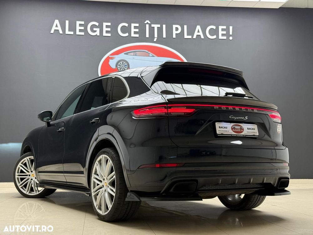 Porsche Cayenne - 4