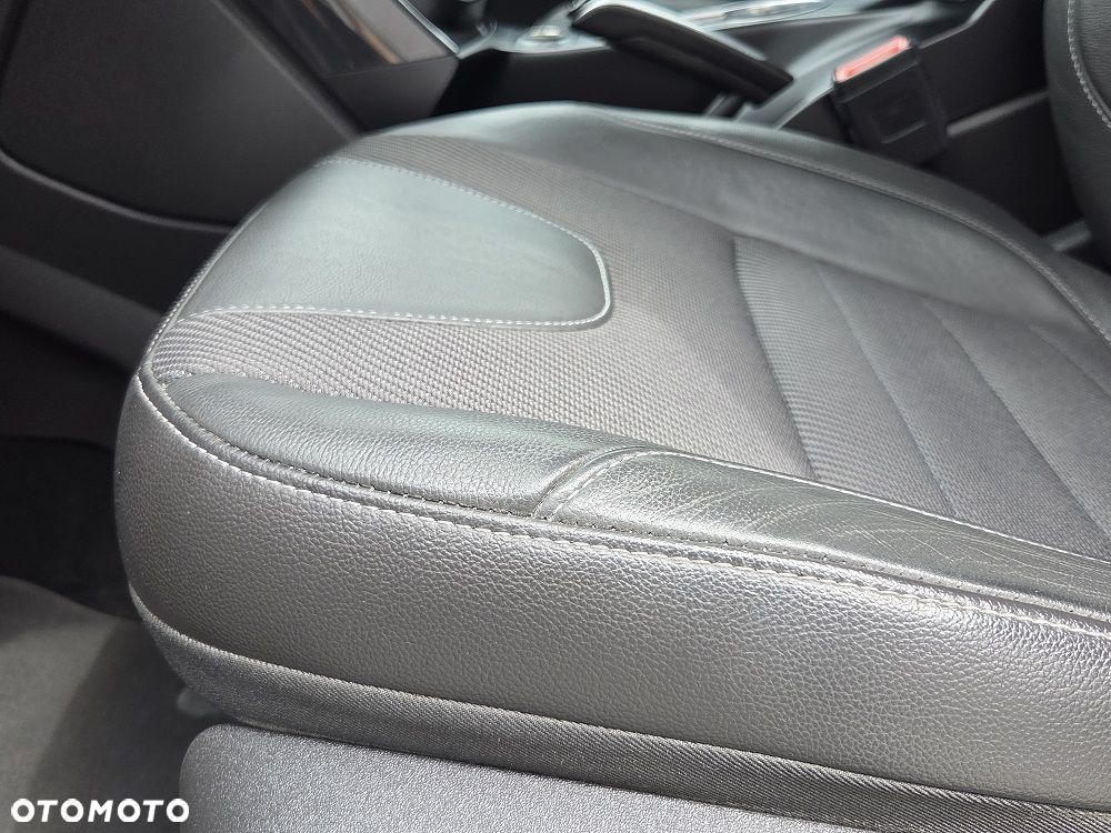 Ford Kuga 2.0 TDCi 2x4 Titanium - 19