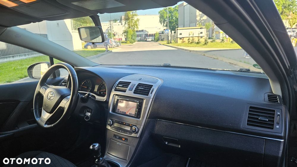 Toyota Avensis - 25