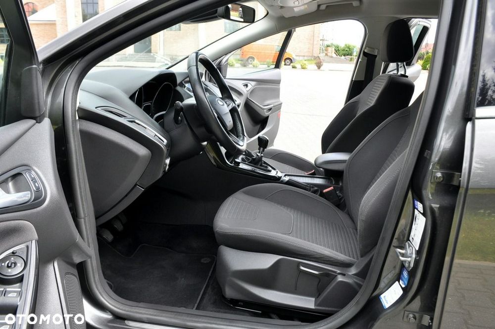 Ford Focus - 21