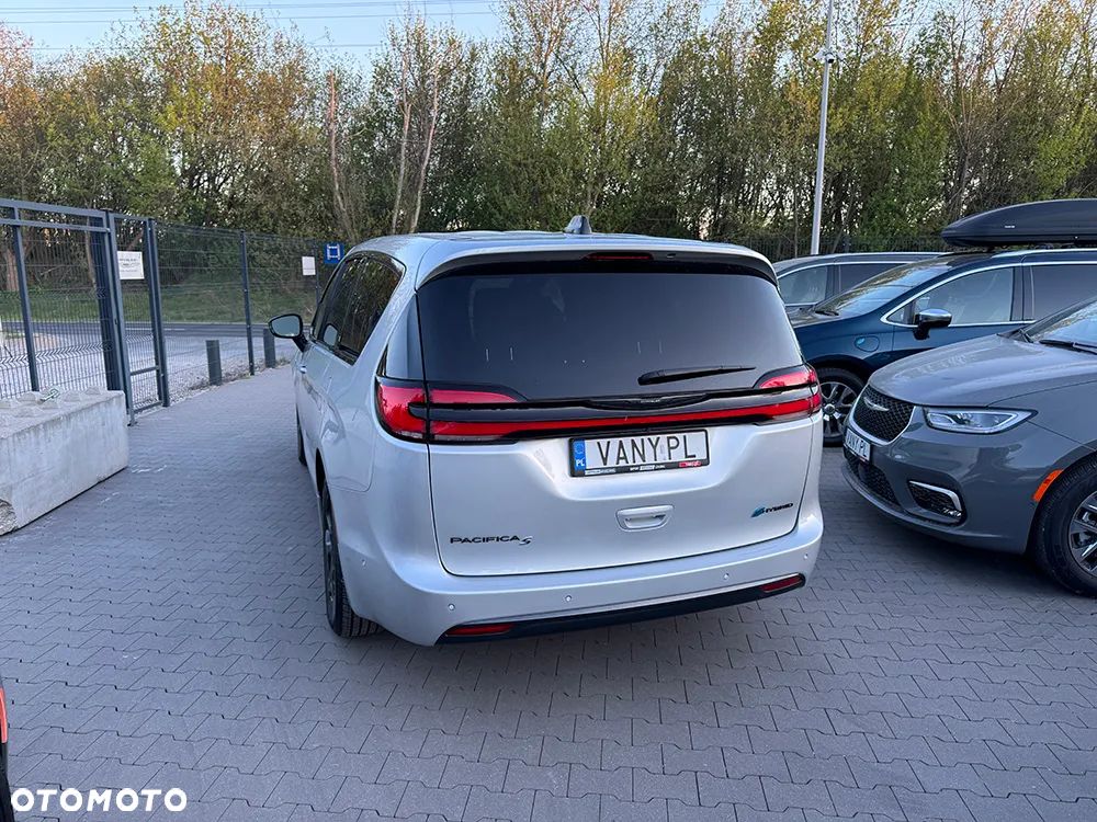 Chrysler Pacifica - 34