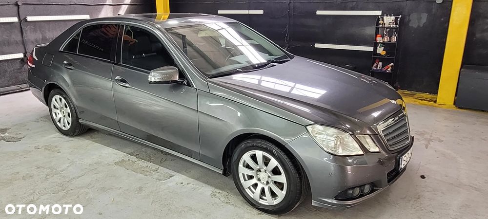 Mercedes-Benz Klasa E 200 CDI DPF BlueEFFICIENCY Automatik Avantgarde - 2