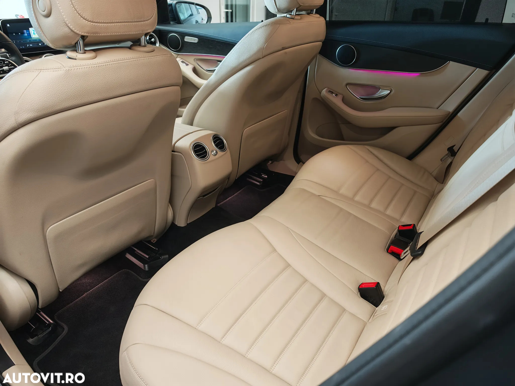 Mercedes-Benz GLC 300 d 4MATIC - 35