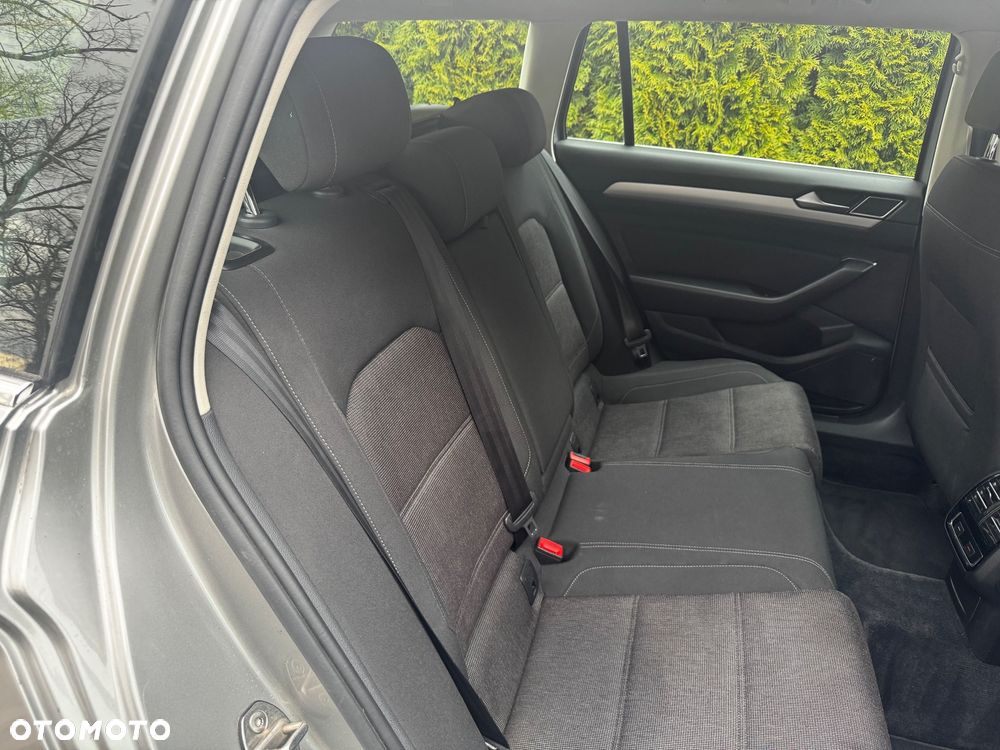 Volkswagen Passat Variant 2.0 TDI (BlueMotion Technology) Comfortline - 29