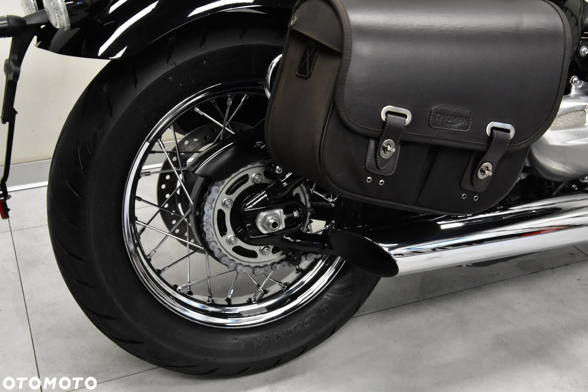 Triumph Bonneville - 32