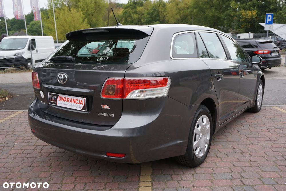 Toyota Avensis Combi 1.6 Comfort - 3
