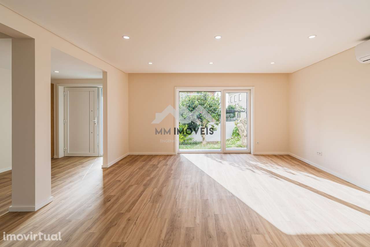 Moradia | 4 Frentes | Baguim do Monte | Garagem | Terraço | Jardim - Grande imagem: 3/47